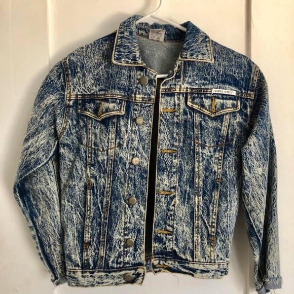 Jackets, flannels, sweaters, black jumpsuit - Picture 5 of 8